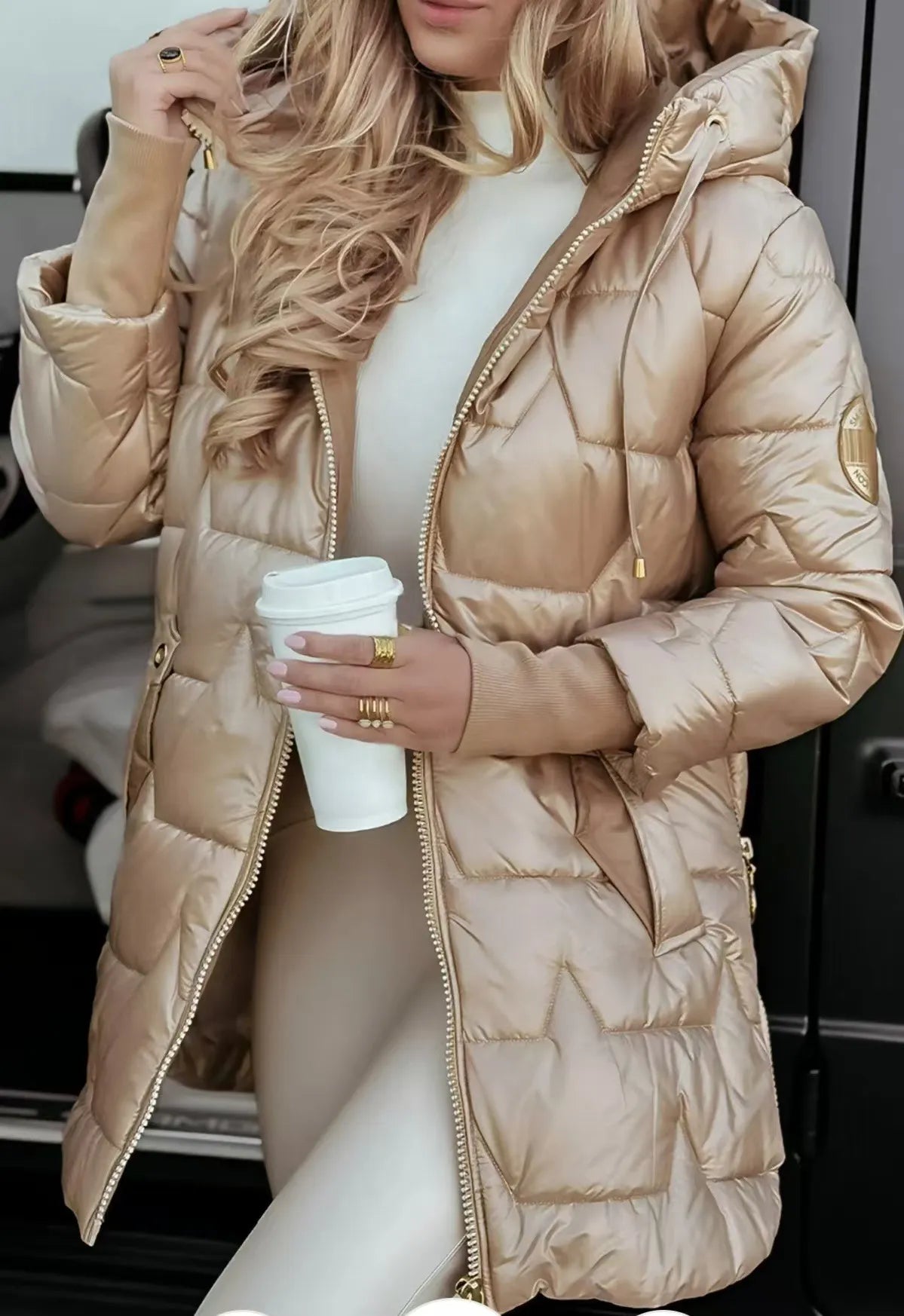 Olivia - Elegante Daunenjacke mit Kapuze